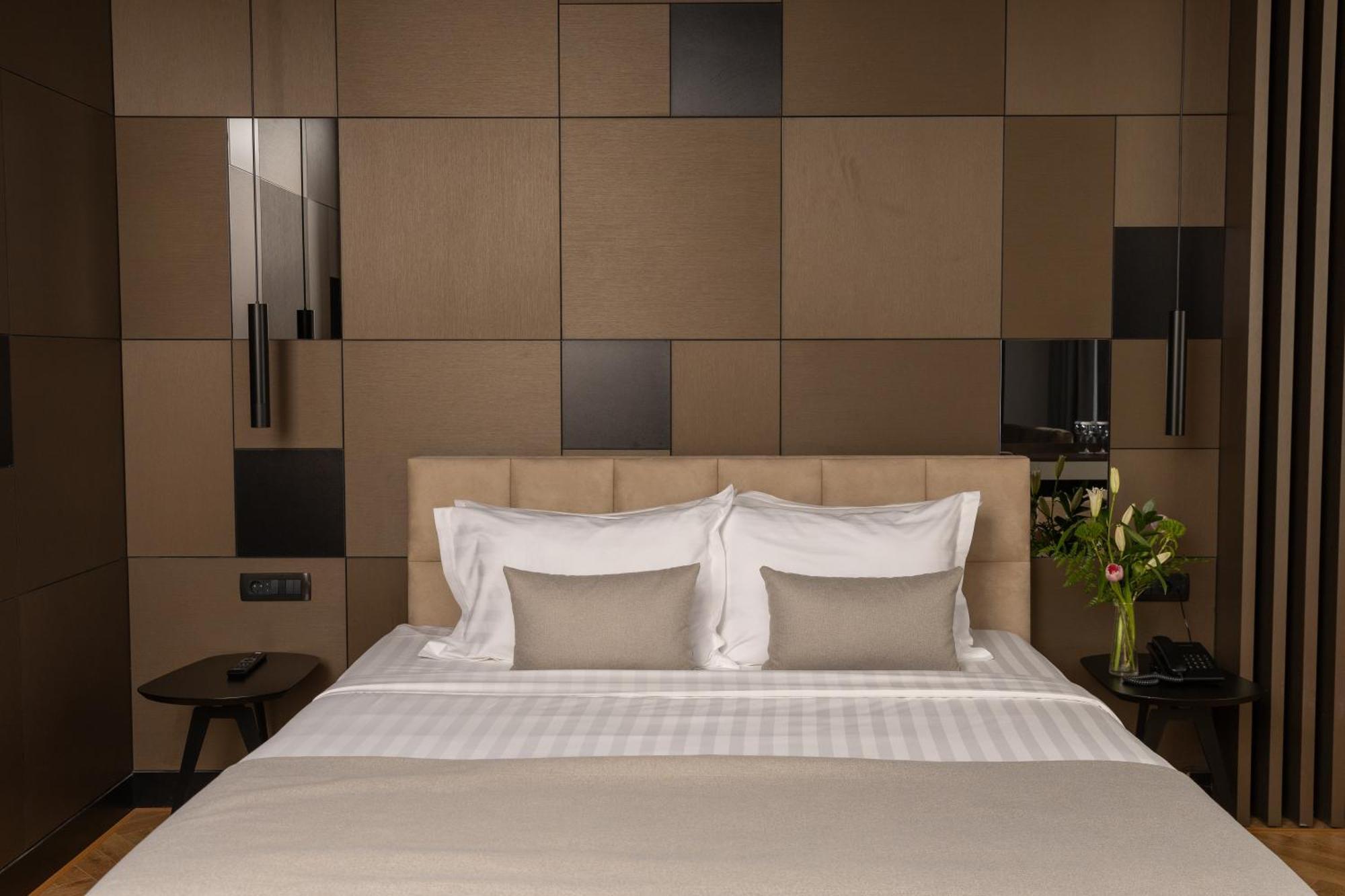 Venus Hotel Lipjan ภายนอก รูปภาพ