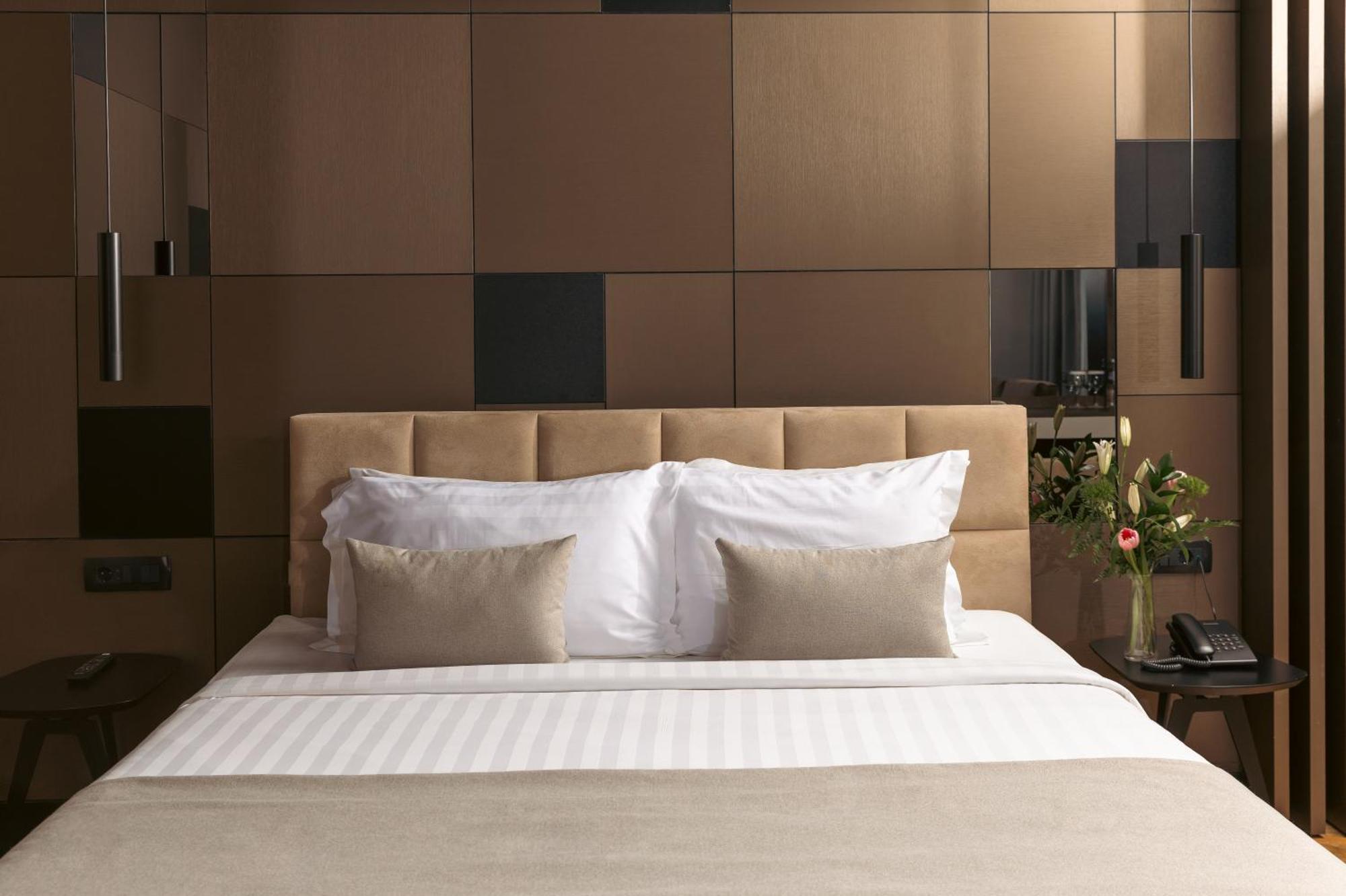 Venus Hotel Lipjan ภายนอก รูปภาพ