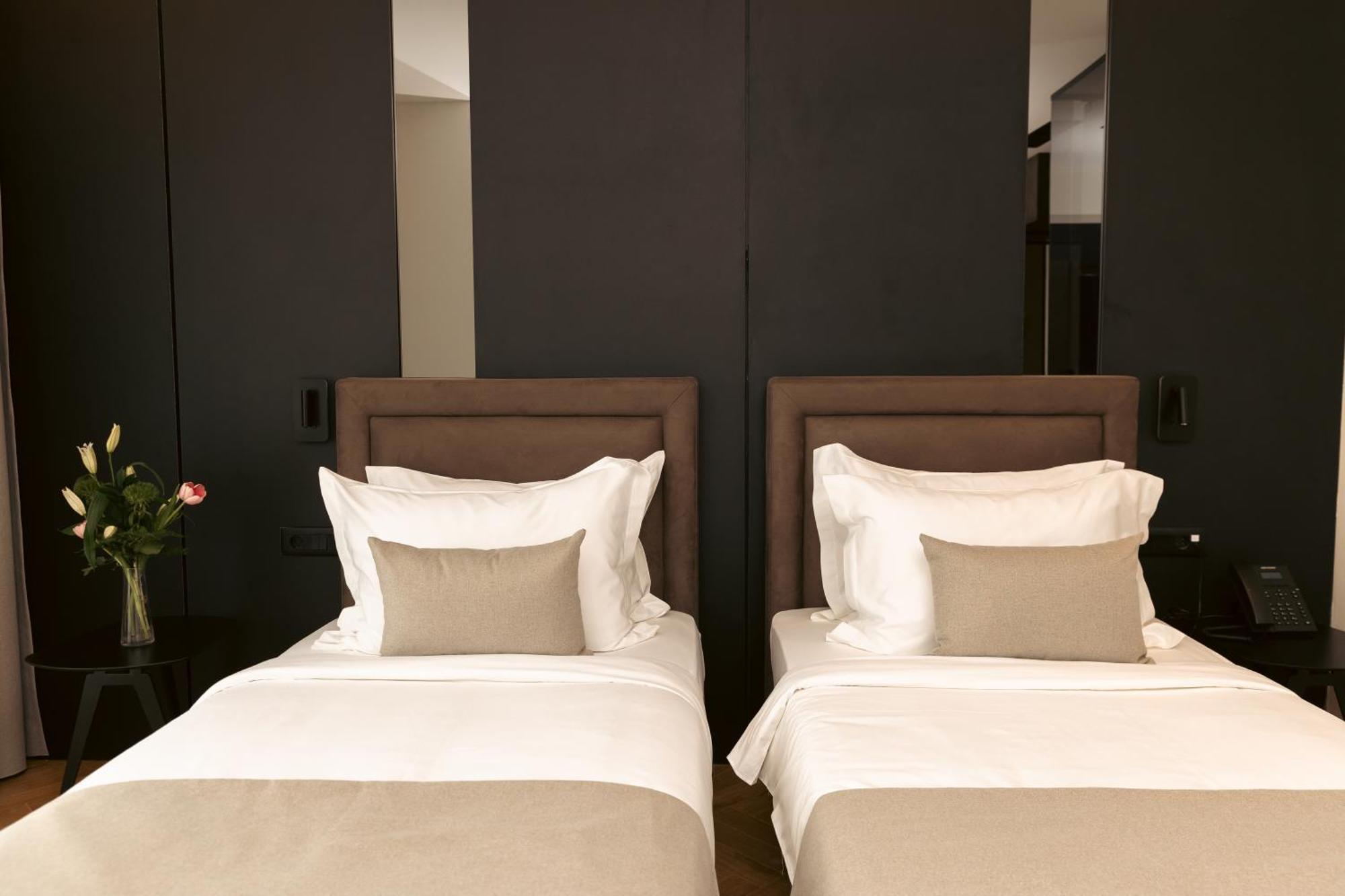 Venus Hotel Lipjan ภายนอก รูปภาพ