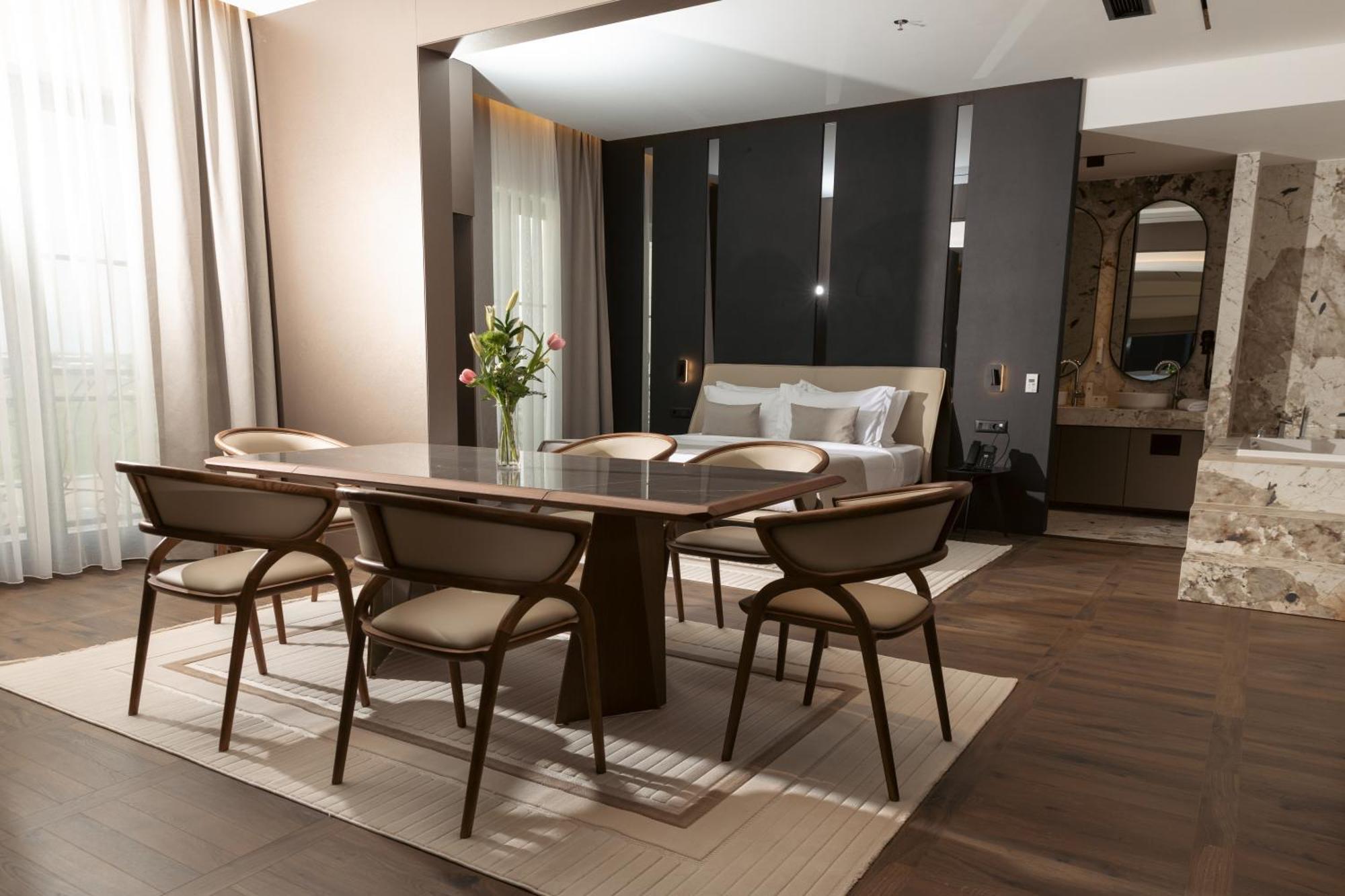 Venus Hotel Lipjan ภายนอก รูปภาพ